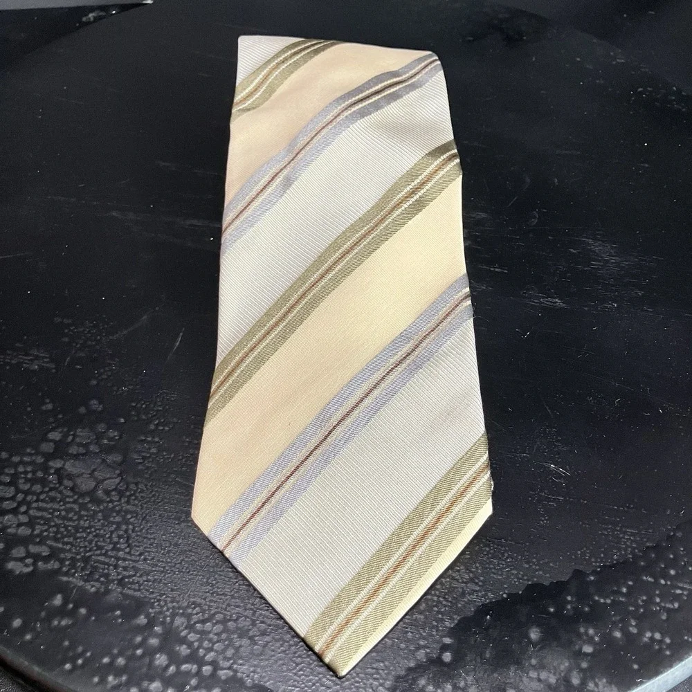 Hugo Boss Silk Necktie Beige Gold Gray Diagonal Stripe Business Designer Italy